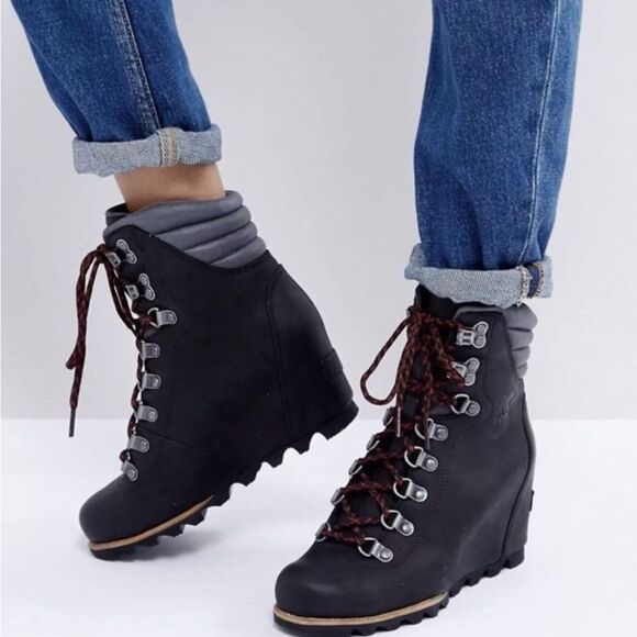 Sorel Shoes - Sorel Conquest Waterproof Wedge BootsWomen's Leather Olive-Dark Grey Size 6